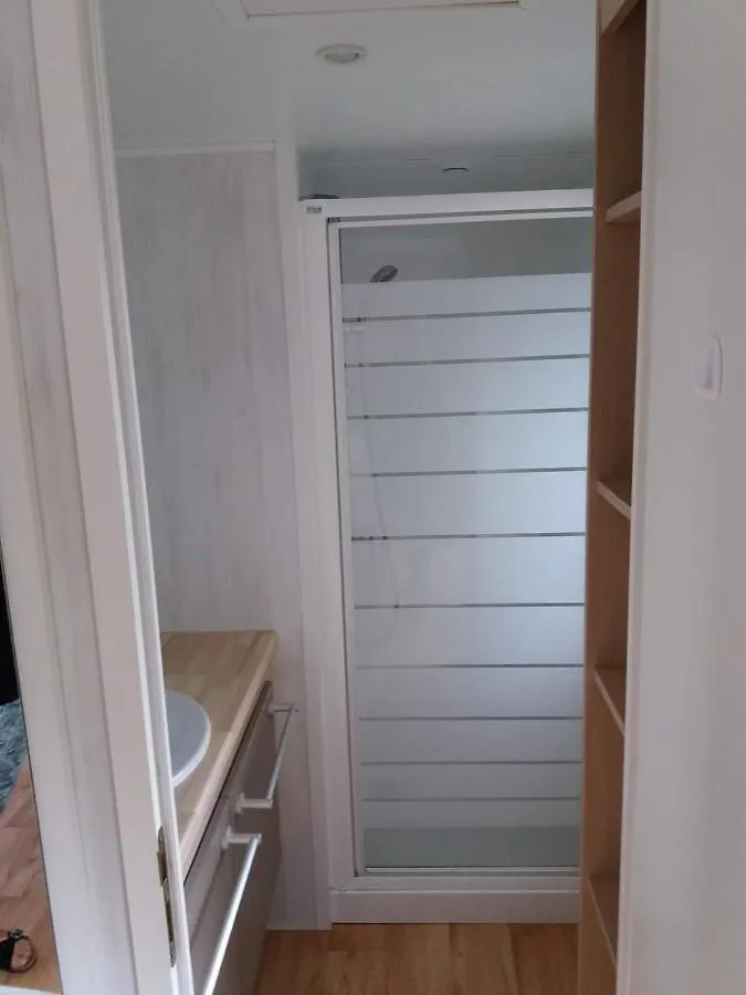 Luxueuze Stacaravan 4Pers Met Terras En Tuintje Bredene Hébergement de vacances
